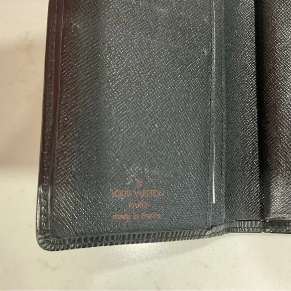Louis Vuitton EPI Kisslock Wallet Black - Picture 7 of 16